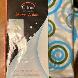 🔥🔥🔥Lot of 2 Shower Curtains